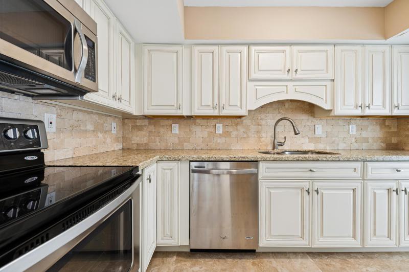  Condo & Townhome Photos