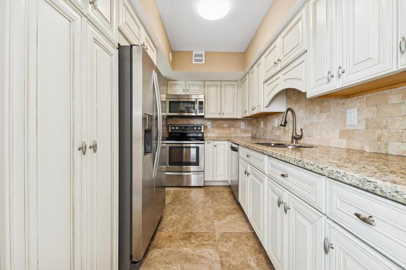  Condo & Townhome Photos
