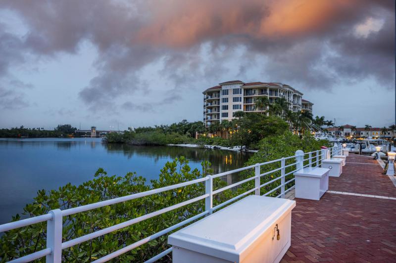 Duplex, Triplex and Fourplex Images