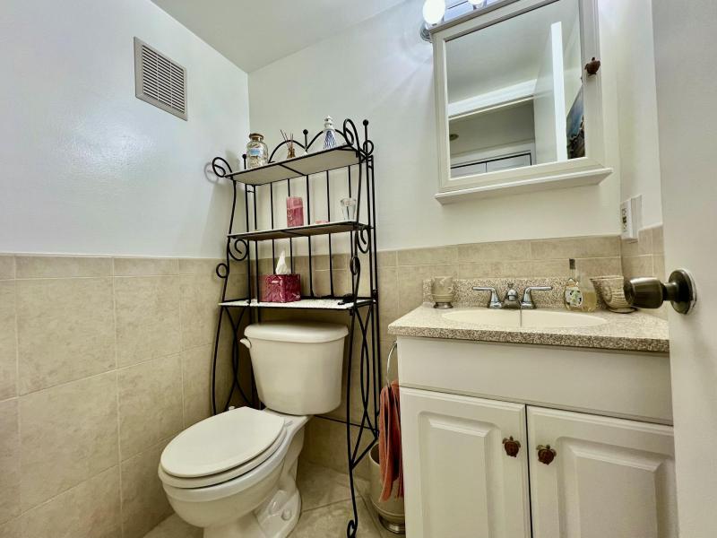 Condo & Townhome Photos