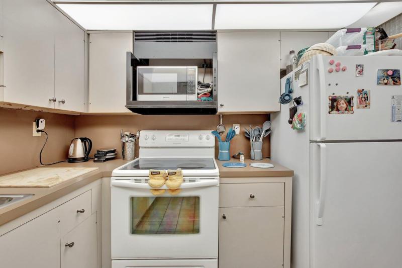  Condo & Townhome Photos