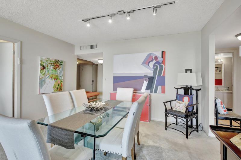  Condo & Townhome Photos