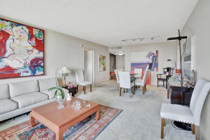  Condo & Townhome Photos