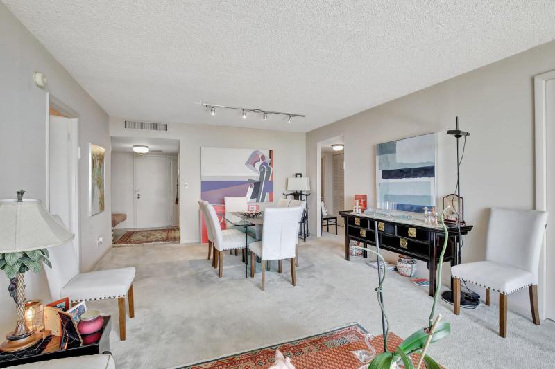  Condo & Townhome Photos