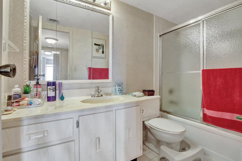  Condo & Townhome Photos