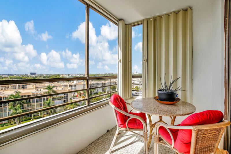  Condo & Townhome Photos