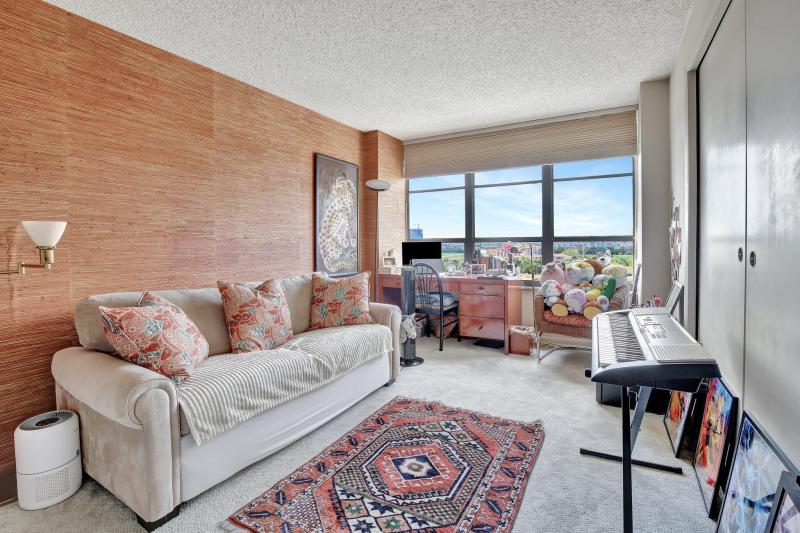  Condo & Townhome Photos