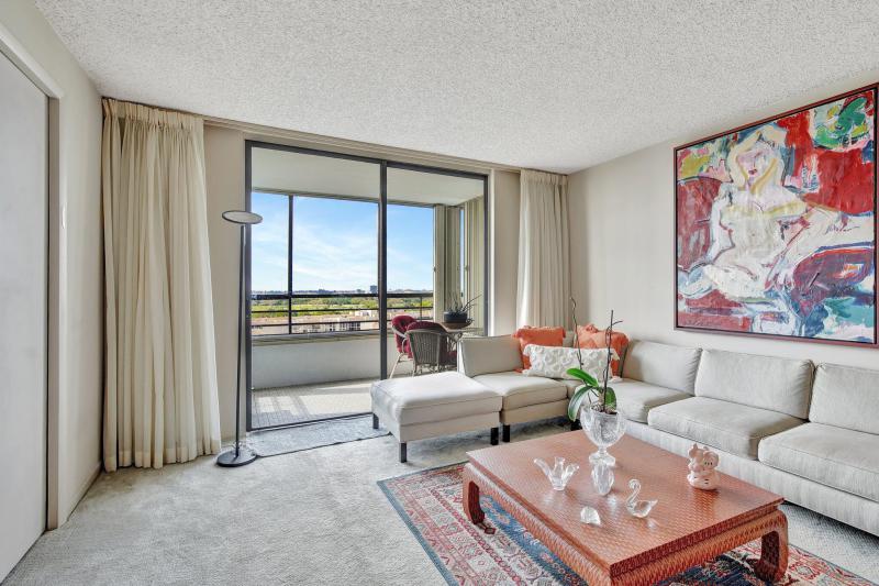  Condo & Townhome Photos