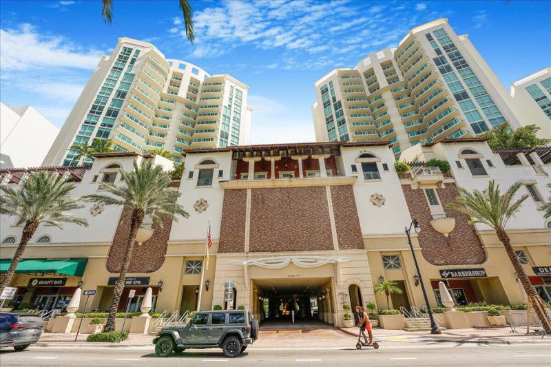  Condo & Townhome Photos