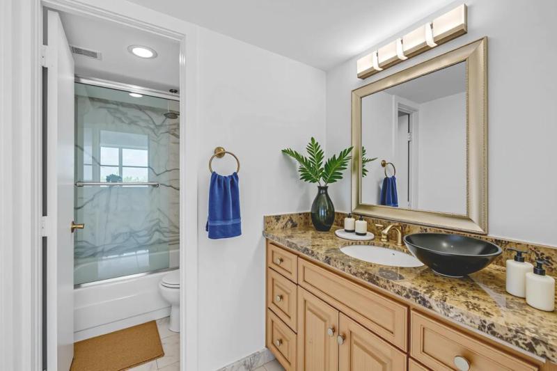  Condo & Townhome Photos