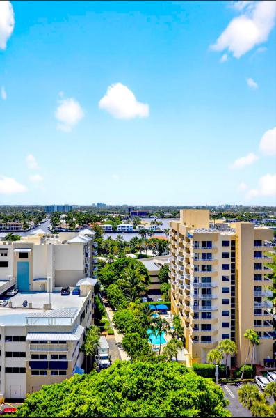  Condo & Townhome Photos