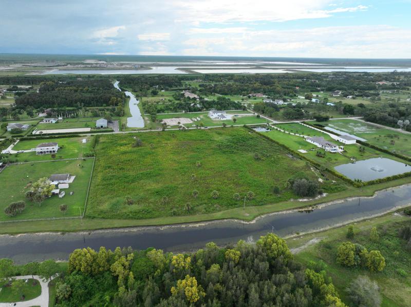  Commercial & Industrial Land Images 