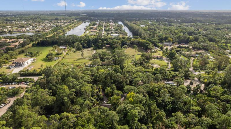  Commercial & Industrial Land Images 