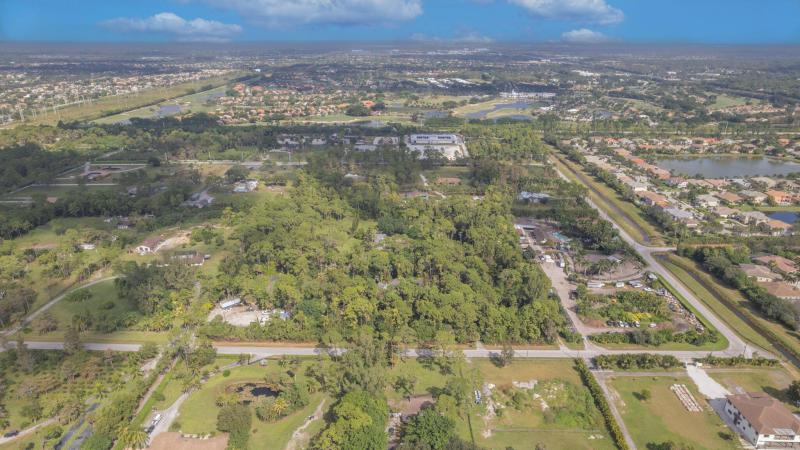  Commercial & Industrial Land Images 