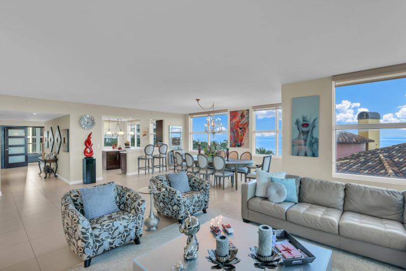  Condo & Townhome Photos