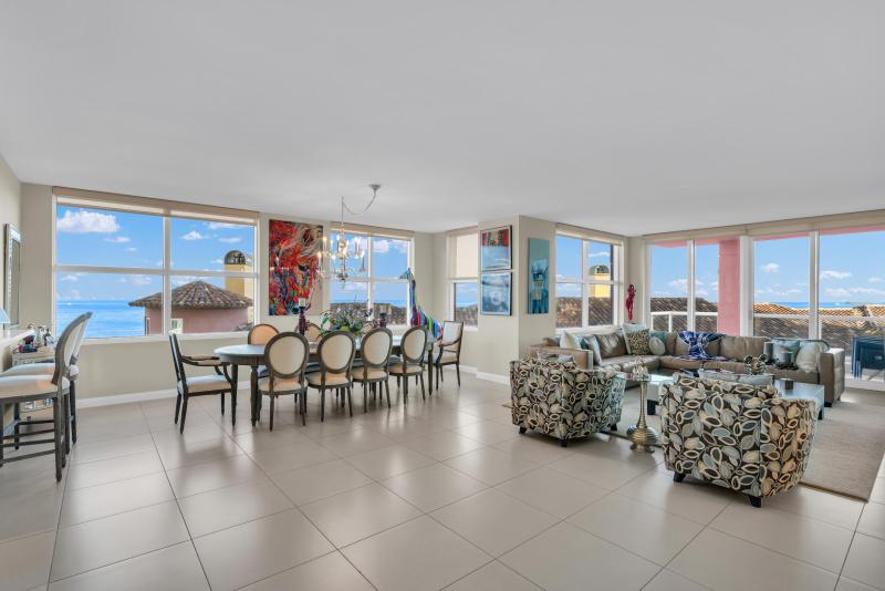  Condo & Townhome Photos