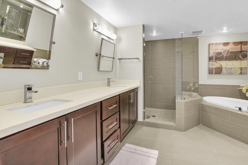  Condo & Townhome Photos