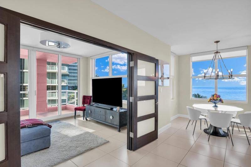  Condo & Townhome Photos