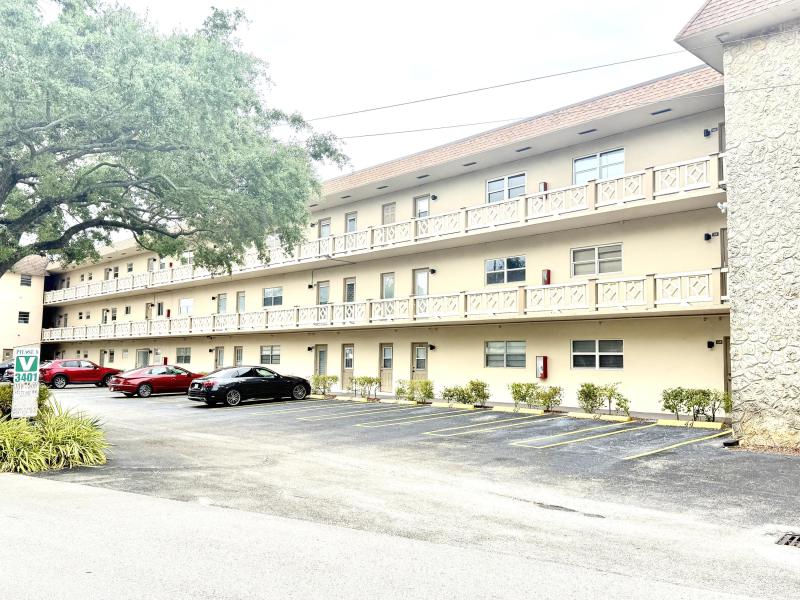  Condo & Townhome Photos