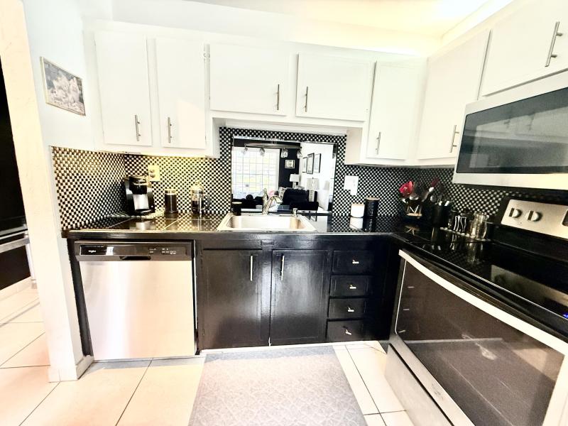  Condo & Townhome Photos