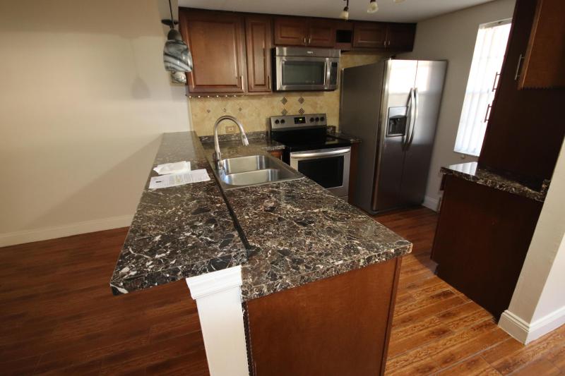  Condo & Townhome Photos
