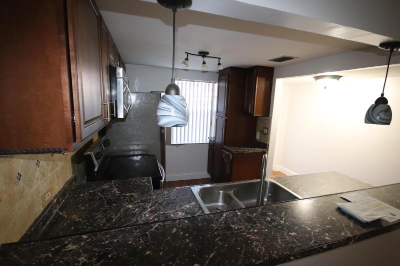  Condo & Townhome Photos