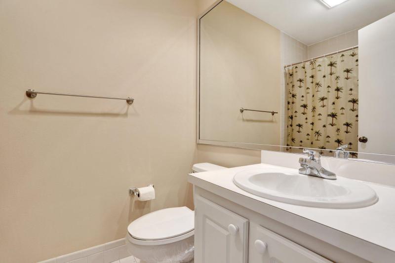  Condo & Townhome Photos