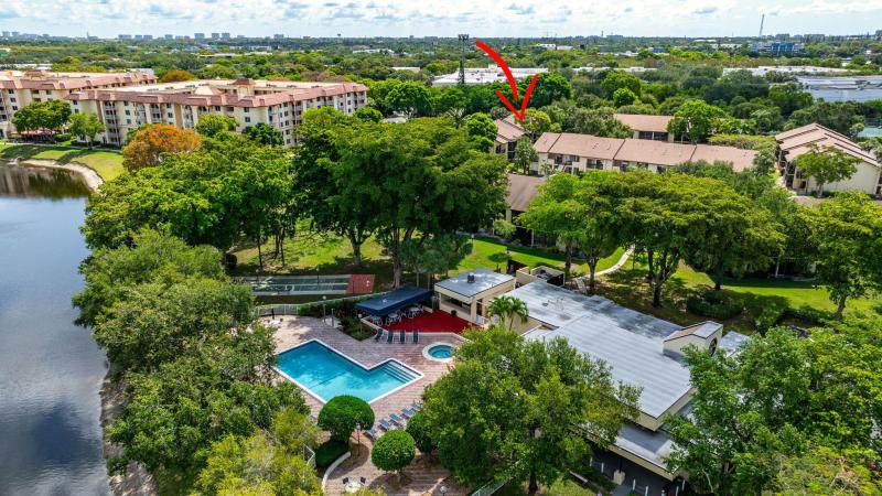  Condo & Townhome Photos