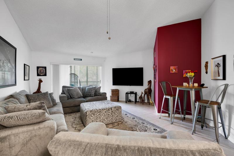  Condo & Townhome Photos