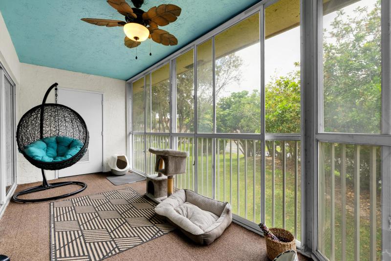 Condo & Townhome Photos