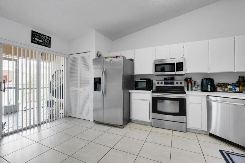  Condo & Townhome Photos