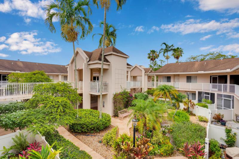  Condo & Townhome Photos