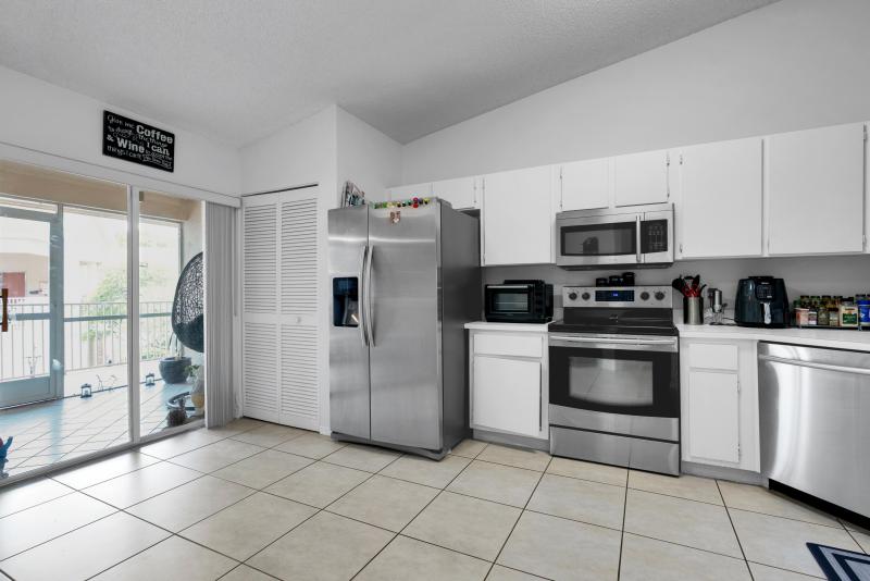  Condo & Townhome Photos