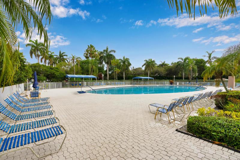  Condo & Townhome Photos