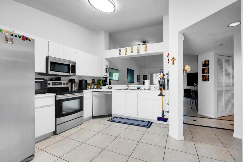  Condo & Townhome Photos