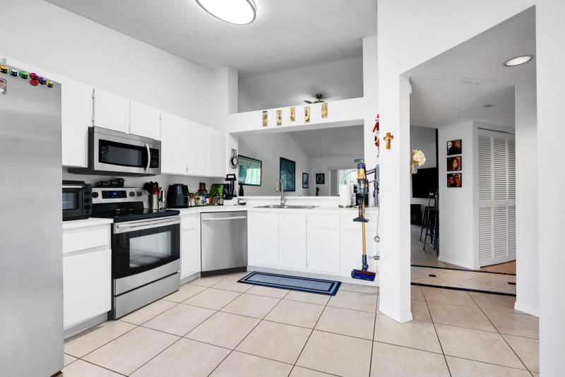  Condo & Townhome Photos