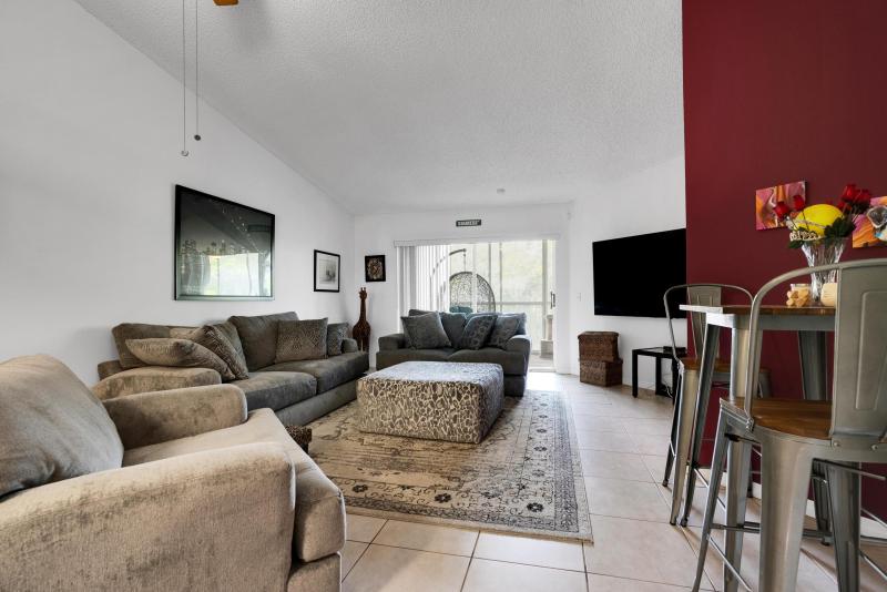  Condo & Townhome Photos