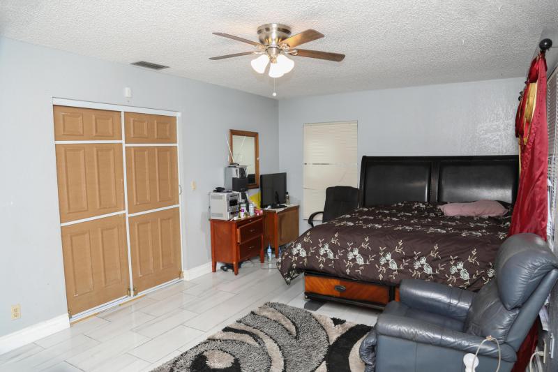  Single Family Homes Photo 8:  North Lauderdale,  FL 33068