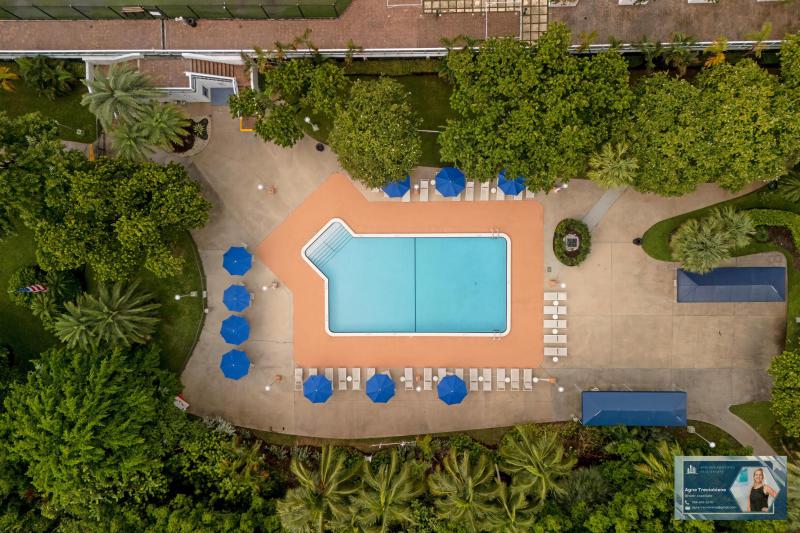  Condo & Townhome Photos