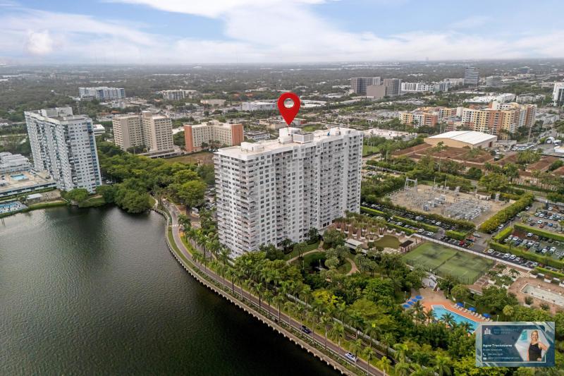  Condo & Townhome Photos