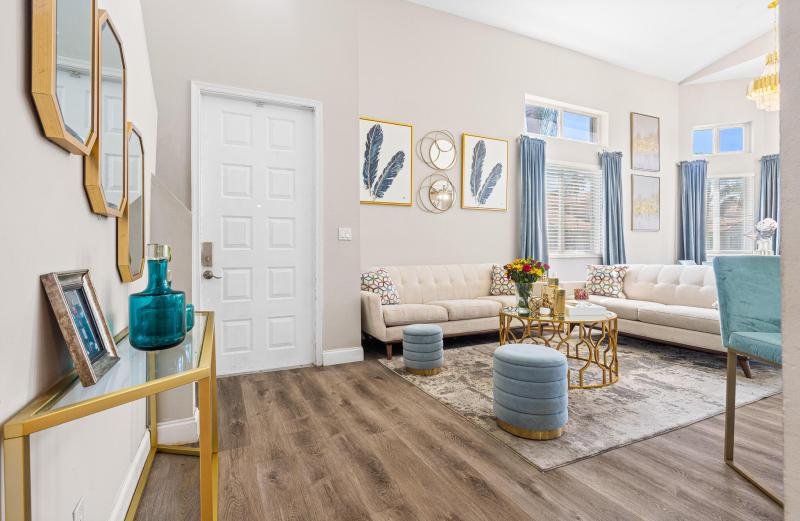  Condo & Townhome Photos