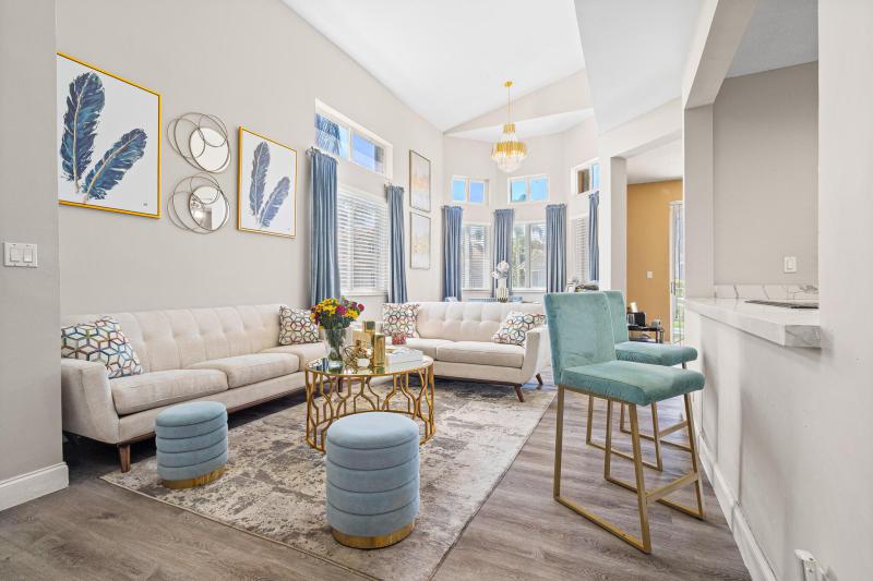  Condo & Townhome Photos