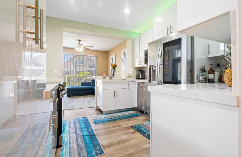  Condo & Townhome Photos