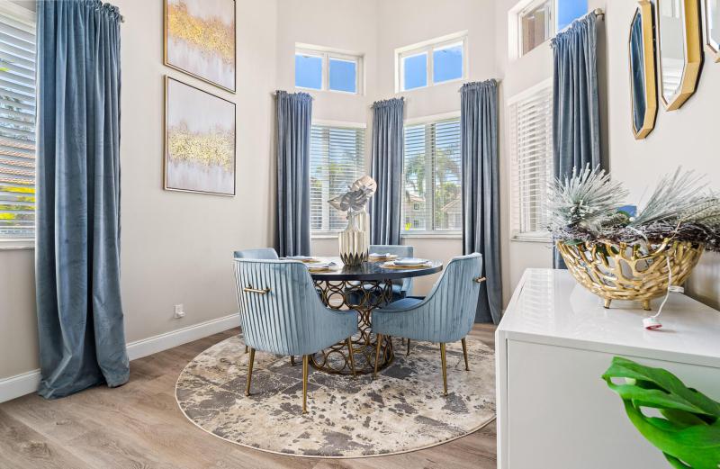  Condo & Townhome Photos