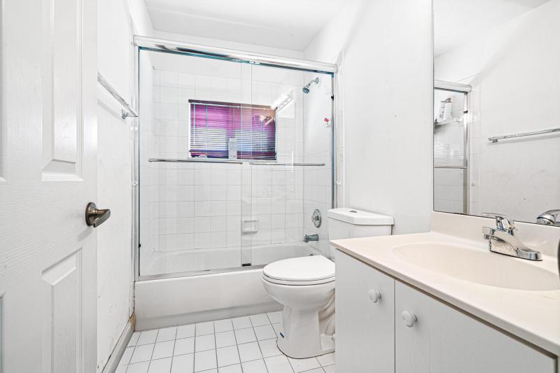  Condo & Townhome Photos