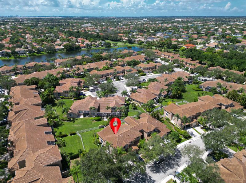  Condo & Townhome Photos