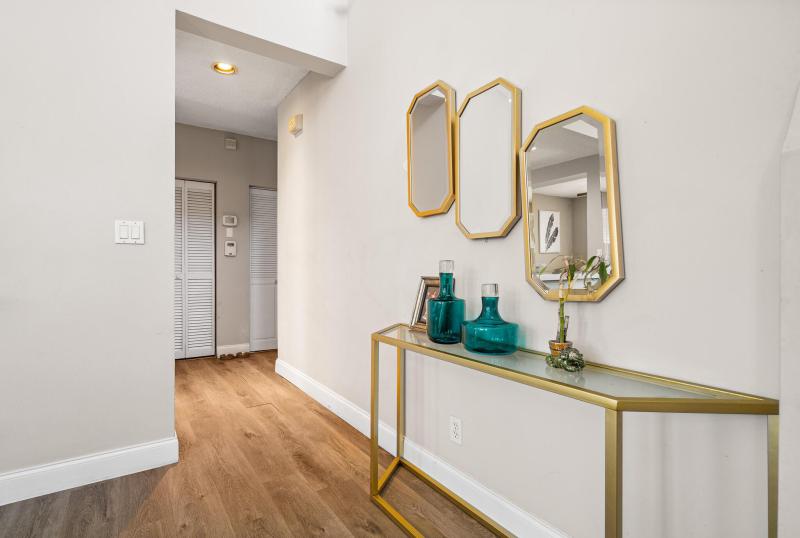  Condo & Townhome Photos