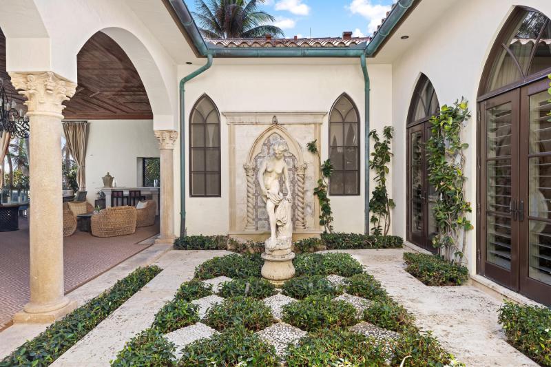  Single Family Homes Photo 18:  Manalapan,  FL 33462