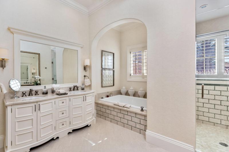  Single Family Homes Photo 52:  Manalapan,  FL 33462