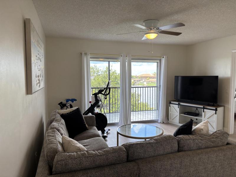  Condo & Townhome Photos
